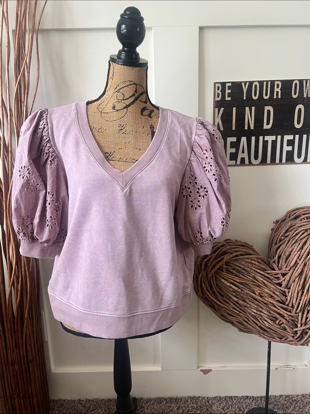 Kensie Lavender Eyelet Puff Sleeve V-Neck Top